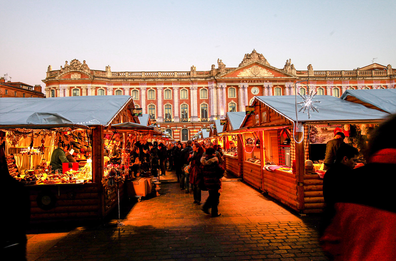 Voyage VENET : Marchés de noël à Toulouse et Déjeuner Spectacle ( Du 10 au 12 Décembre )