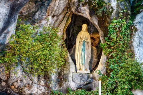 Photos du Voyage VENET : Assomption à Lourdes ( Du 13 au 17 août )